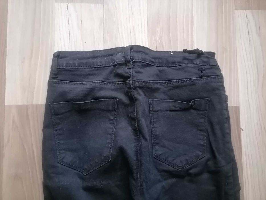 Czarne spodnie 38