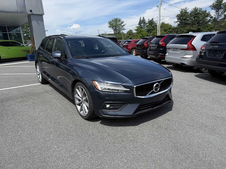 Volvo V60 T5 Momentum      2020