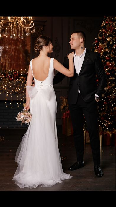 Продам весільну сукню