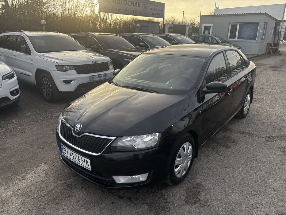 Продам Skoda  Rapid 1.6 Mpi ліфтбек