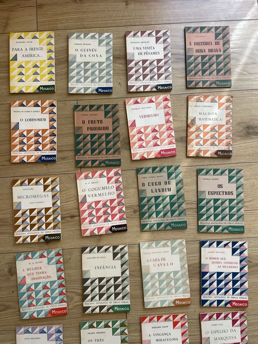 38 livros de bolso da colecção Mosaico