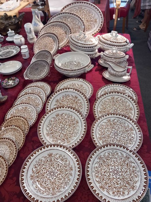 Serviço de jantar - Fabrico Inglês com 70 peças