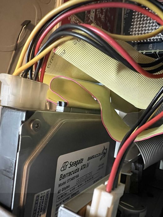 Komputer z 2003r. retro brak karty graficznej