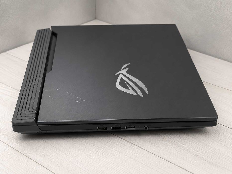 ASUS ROG Strix G531G i7-9750H 16ram RTX 2070 8gb  240hz  Гарантія !