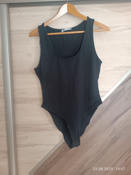 Czarne body Zara
