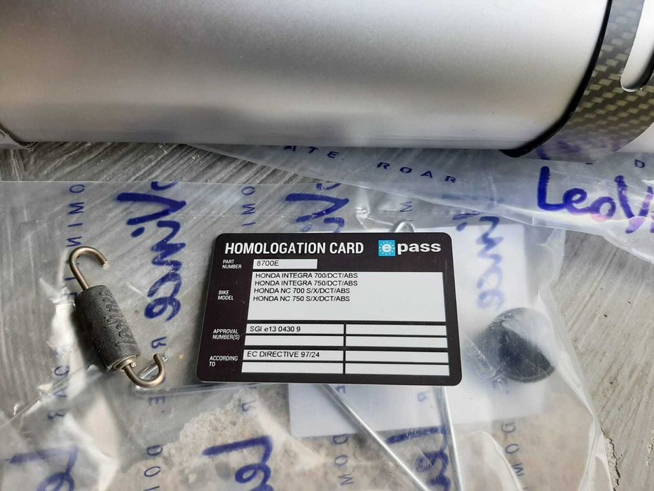 escape leovince honda