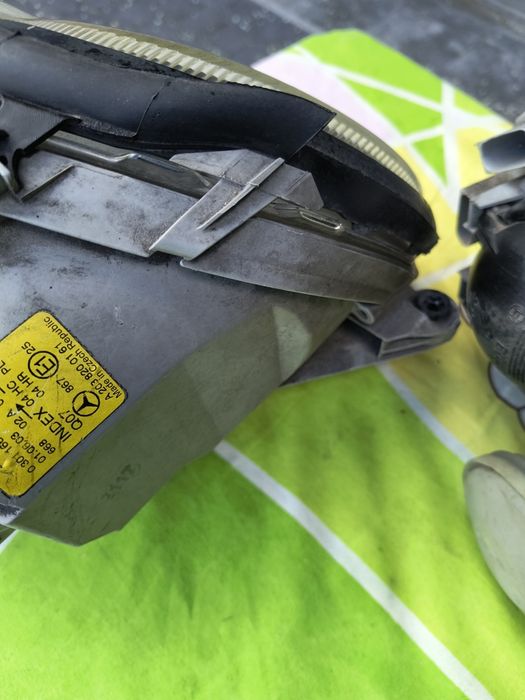 Reflektor Mercedes C Klasa w 203 EU