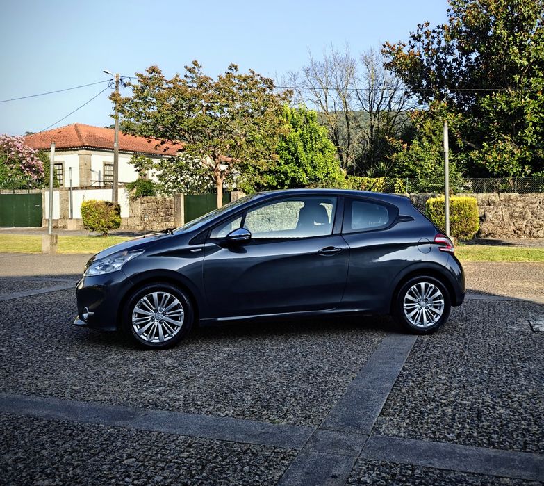Peugeot 208 barato bom estado — photo 4