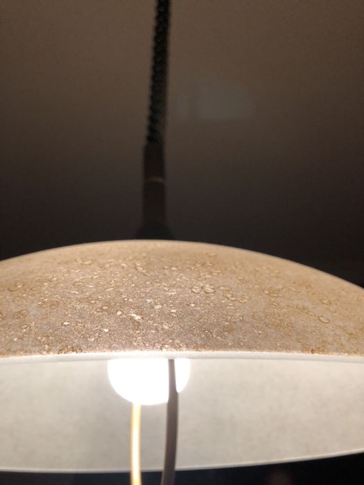 Vendo candeeiro em excelente estado com lâmpada de Led