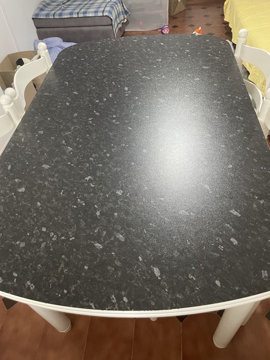 Mesa e cadeiras ikea