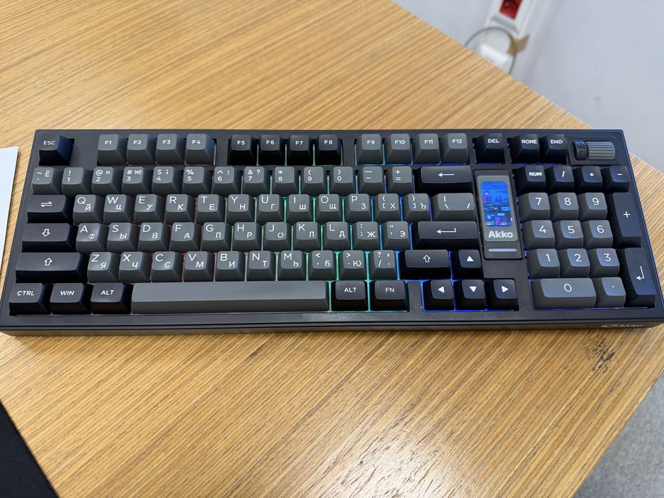 AKKO 5098B - Bezprzewodowa pernowymiarowa klawiatura mechaniczna