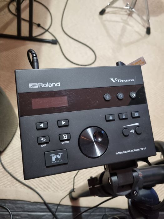 Bateria Roland TD07 + pedal Tama + Headphones