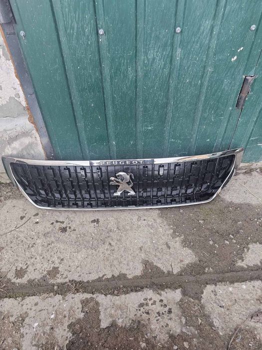 решітка радіатора Peugeot Expert 2018