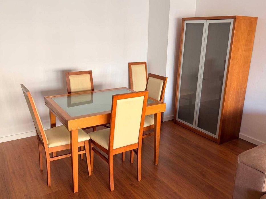 Elegante e robusto conjunto completo de móveis de sala em madeira maciça – Mesa + 4 Cadeiras + Aparador/móvel TV + 2 Cristaleiras + mesa de centro