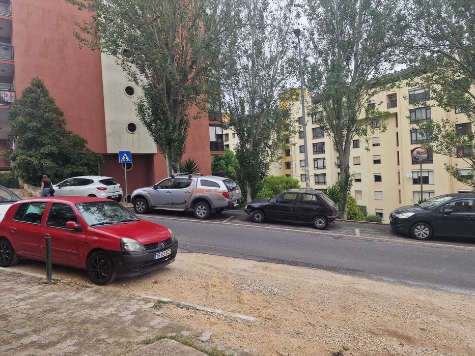 Garagem - Monte Abrão