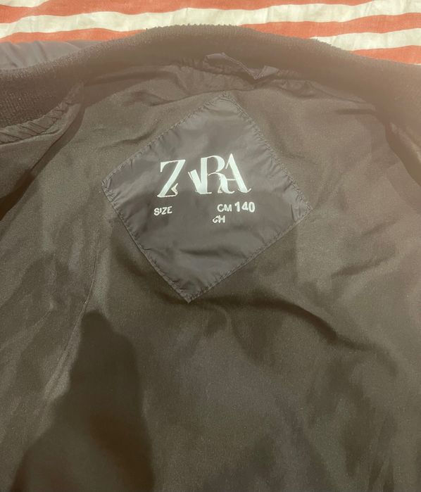 Casaco de penas Zara para menina, meia-estação