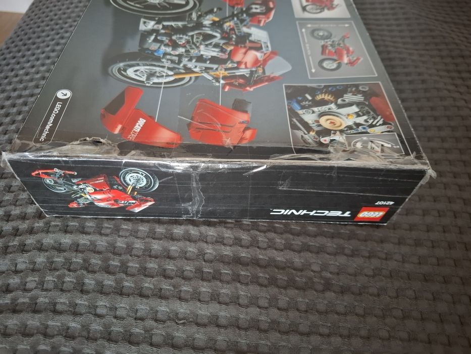 Klocki Lego Technic 42017 Ducati Panigale V4 R otwierane
