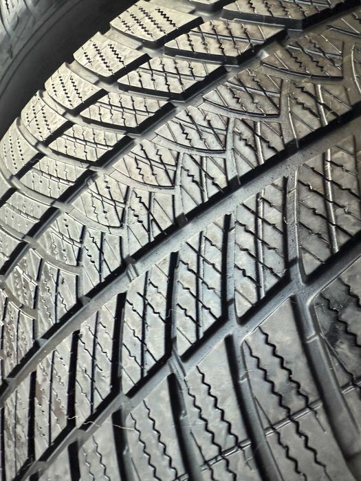 295-35 R20 101W Bridgestone Blizzak LM001 розпаровка 1шт