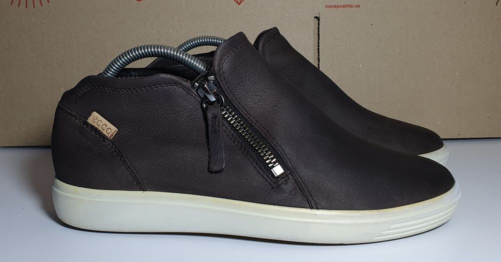 Ecco. Кожаные кроссовки полуботинки 37 размер