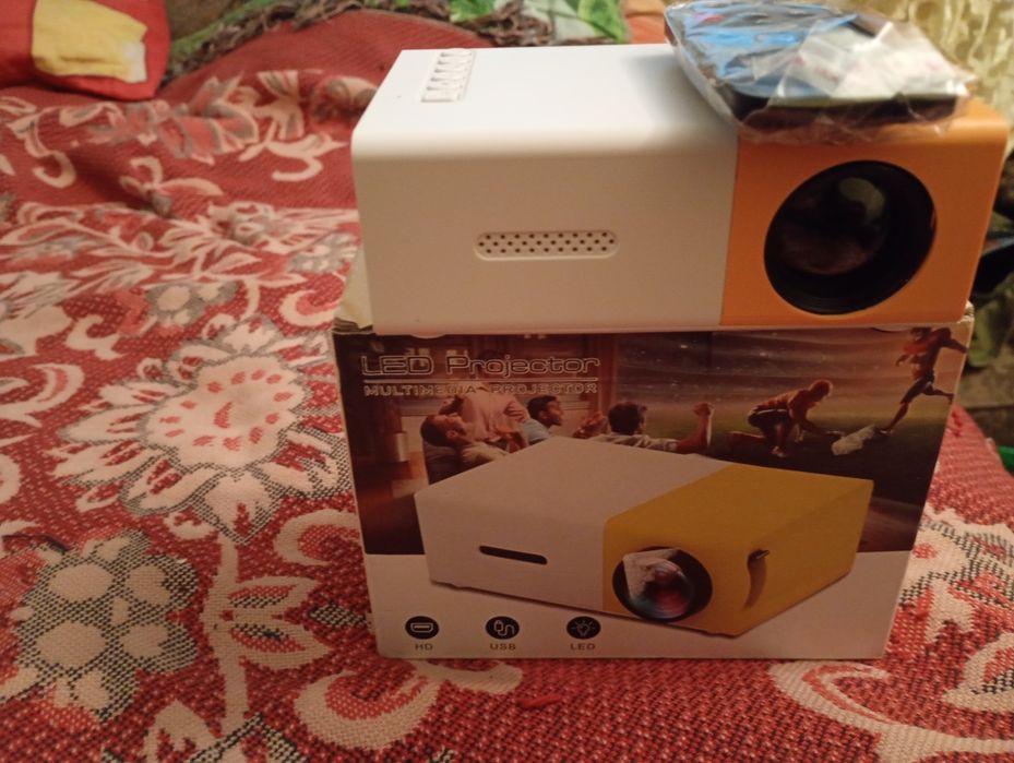 Продам мини проектор