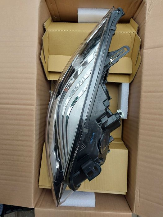 RENAULT MEGANE III LIFT 2013+ lampa przednia nowa