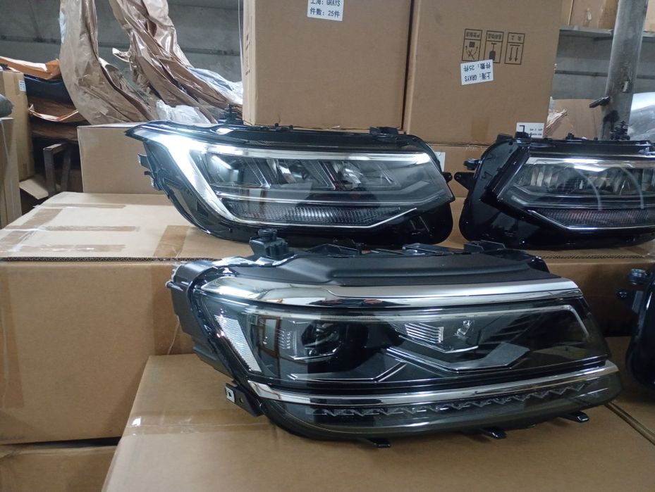 Volkswagen  Tiguan 18+ и 21+ фары Фольксваген Тигуан 18+ и 21+