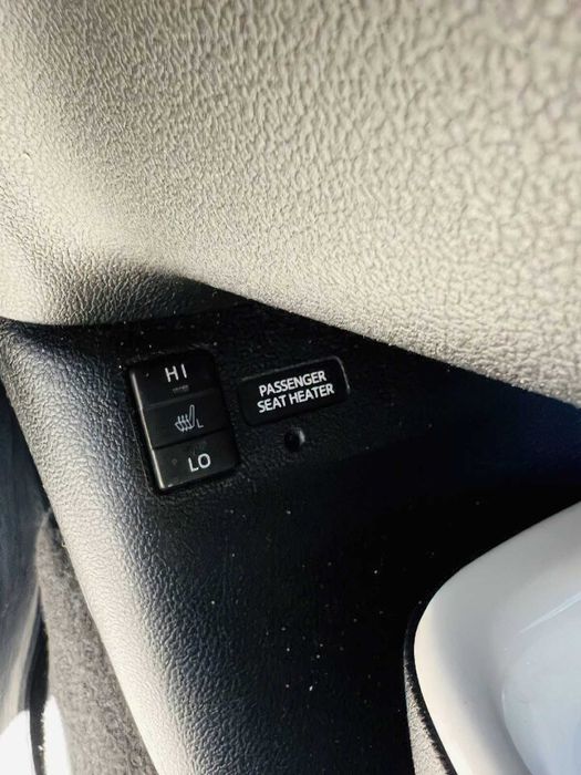 Toyota Prius      2016
