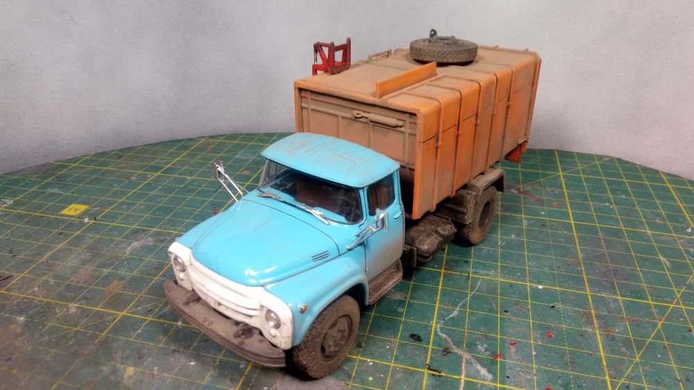 Модель мусоровоза на базе ЗИЛ-130 , масштаб 1:43