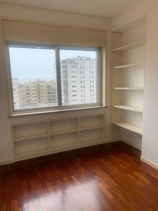 To Rent Premium Renovated 4+1 Bedrooms- Alameda das Antas – Porto