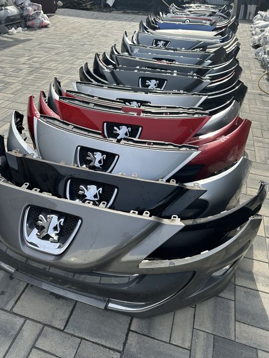 Бампер на Peugeot 307,  Пежо 308 , 207. Відмінний стан