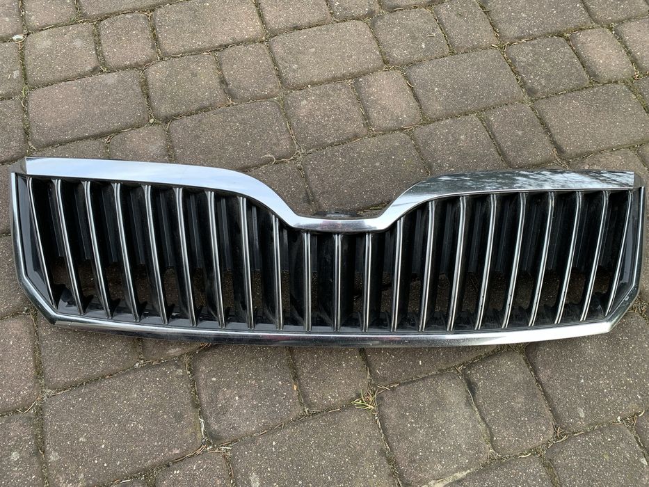 Skoda Superb 2 FL lifting grill atrapa 2013 -