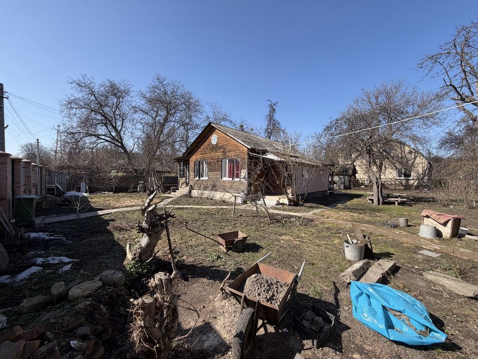 Продам ділянку правильноі форми в центральній частині м.Буча.