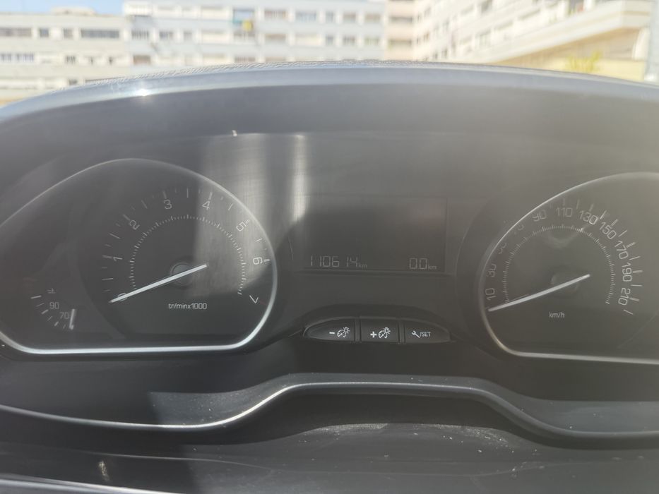 Peugeot.2008-2017