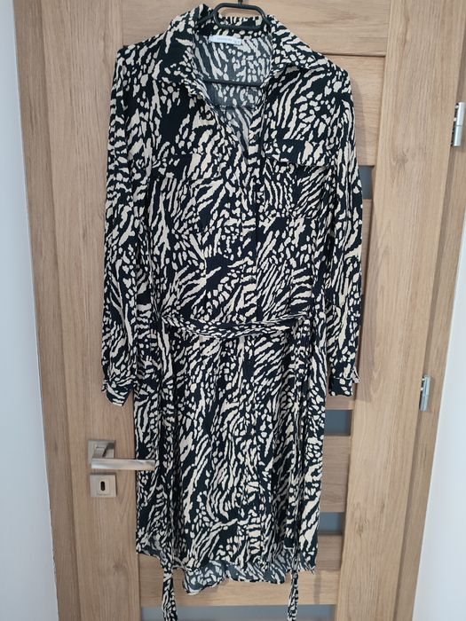 Sukienka Reserved 38