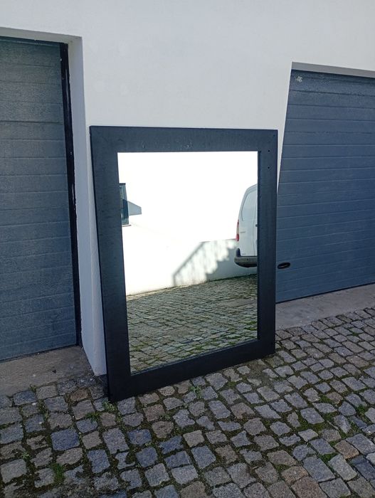 Espelho decorativo de grande dimensão