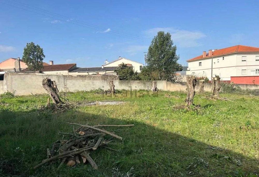 Vende-se Terreno URBANO 1800m2