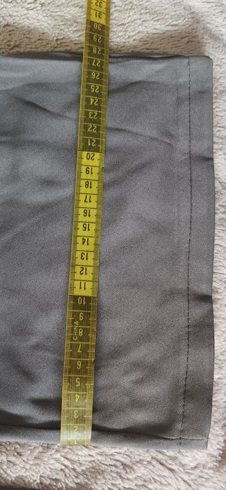 Últimos Saldos- Pantalona cinza com pregas