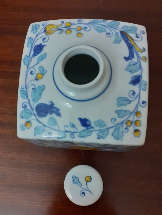 Frasco de chá  da Vista Alegre.