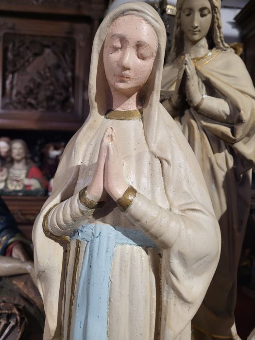 Duża figura Matki Bożej z Banneux Maryja Ubogich