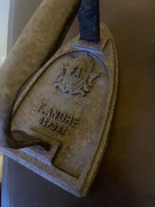 Ferros antigos de coleção