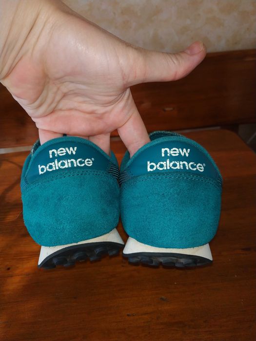 Cмарагдові кросівки New Balance 410 оригінал шкіра 40,5 розмір 26 см