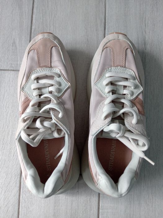 Buty sportowe damskie, młodzieżowe. Stradivarius. 39