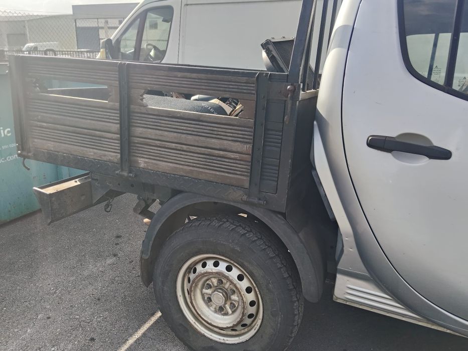 Caixa de carga Mitsubishi L200