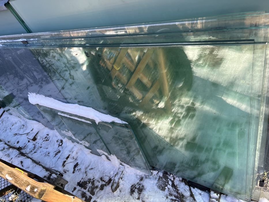 Каленое стекло 2750*925мм, толщина 8 мм