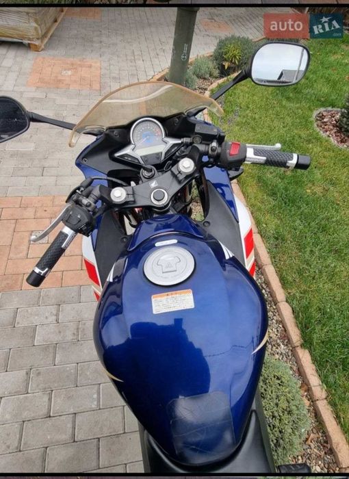 Мотоцикл Honda cbr250r 2011 года