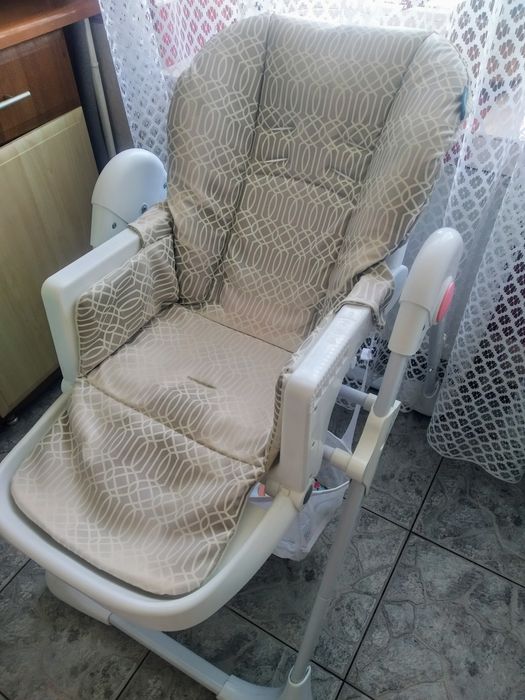 Крісло для годування