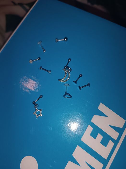 Zestaw kolczyków piercing