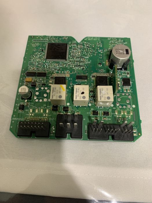 Модуль керування кришкою багажника на Опель Інсігнія