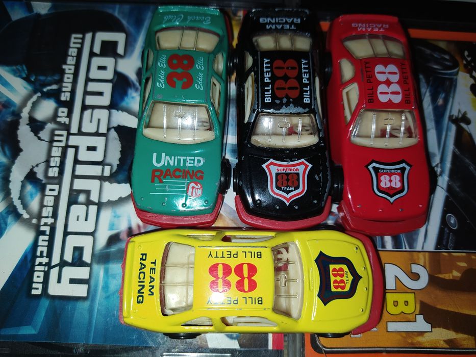 Колекційні машинки NASCAR