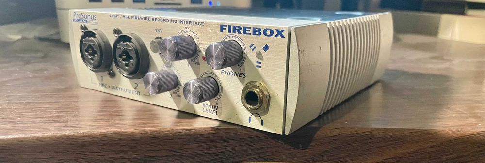 Звукова карта Presonus FireBox.